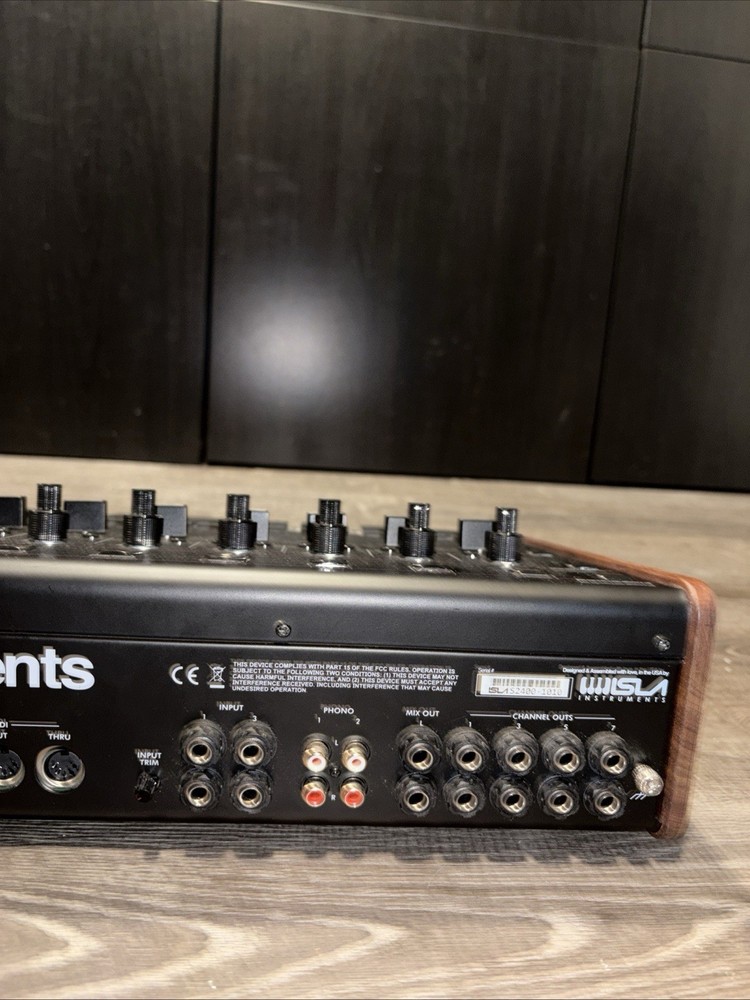 Isla Instruments S2400 Sampling Drum Machine