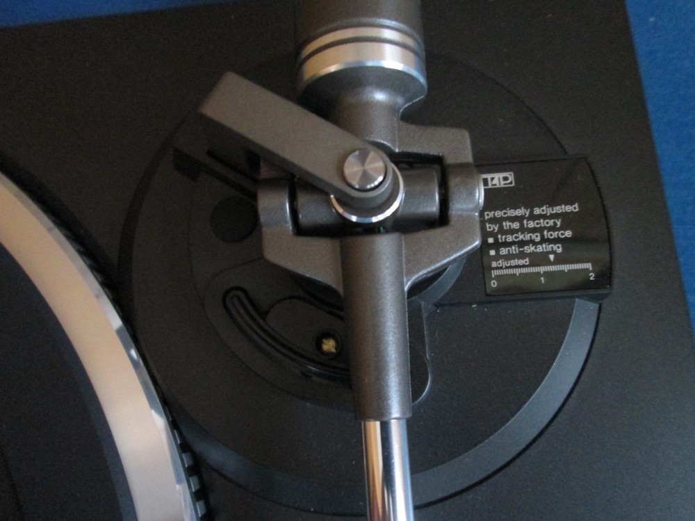 Technics SL-QD22 Quartz Direct Drive Automatic Turntable