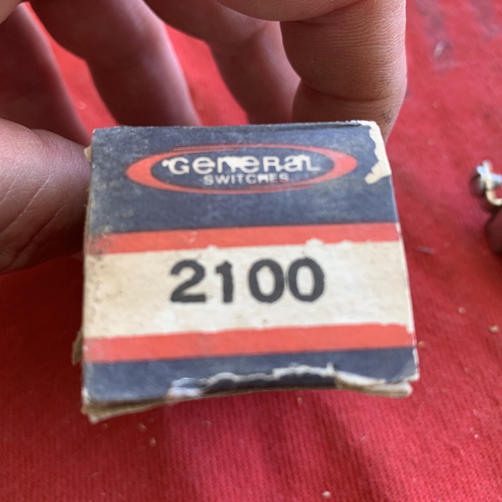 General Switches 2100 Toggle Switch 2 Pole NOS