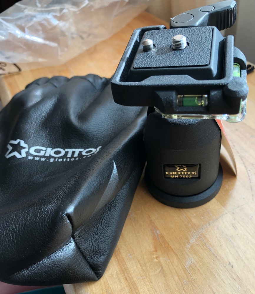 Giottos MH7002 Ballhead with MH630 Quick Release Platform