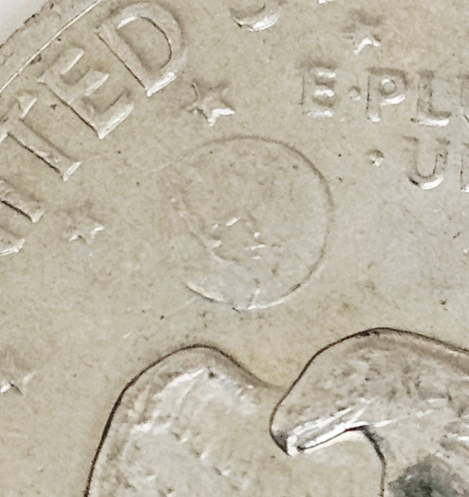 1972 Eisenhower Dollar No Mint Mark (B-5)