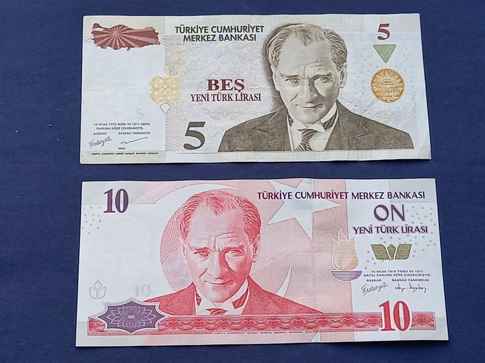 TURKEY 2005 5 & 10 LIRA BANKNOTES - HIGHER GRADE