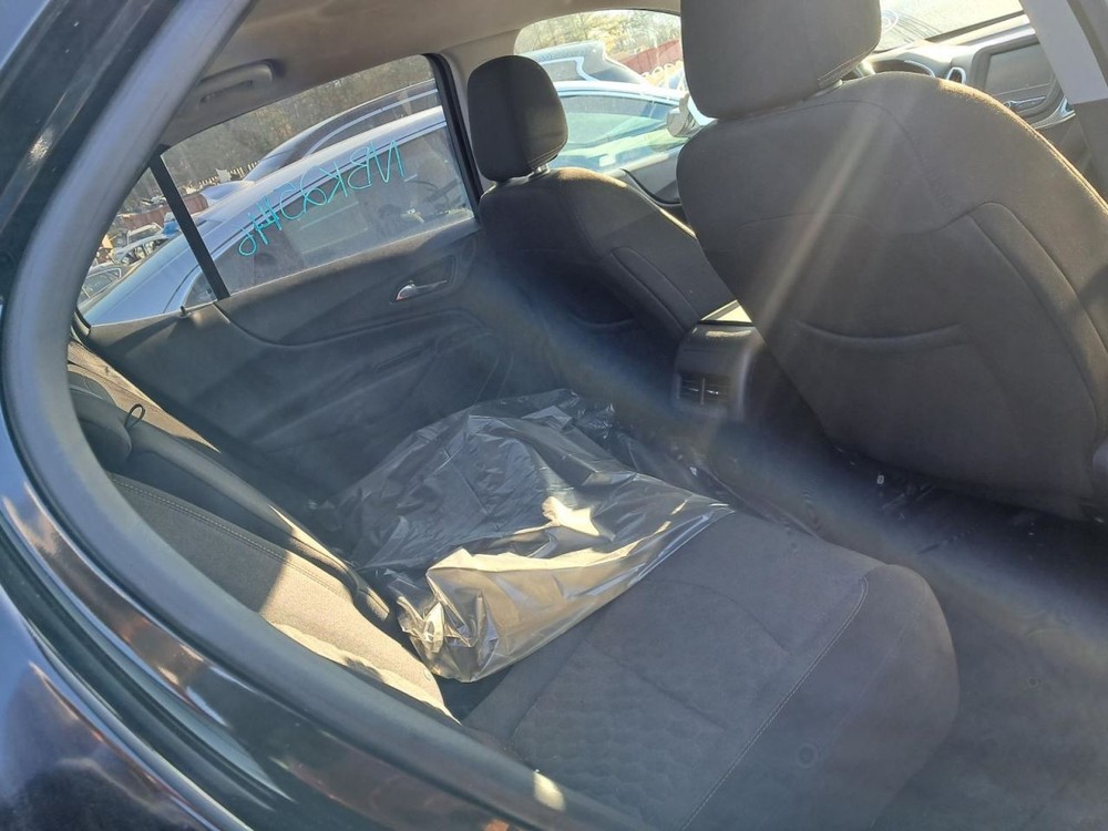 EQUINOX 2018 Glove Box 4894799