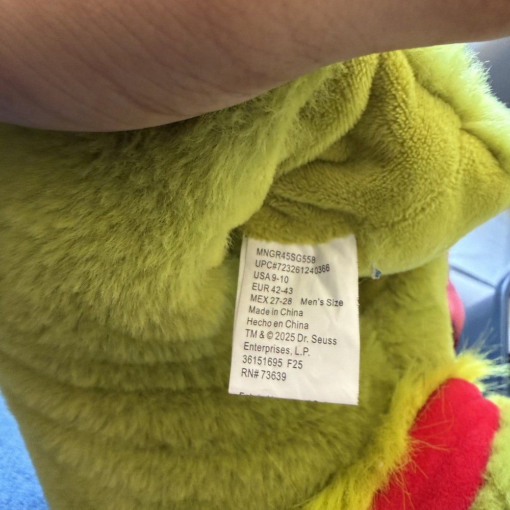 Men’s Grinch Slippers Medium 9/10