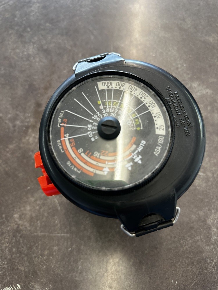 NIKON SB 102 SPEEDLIGHT. 