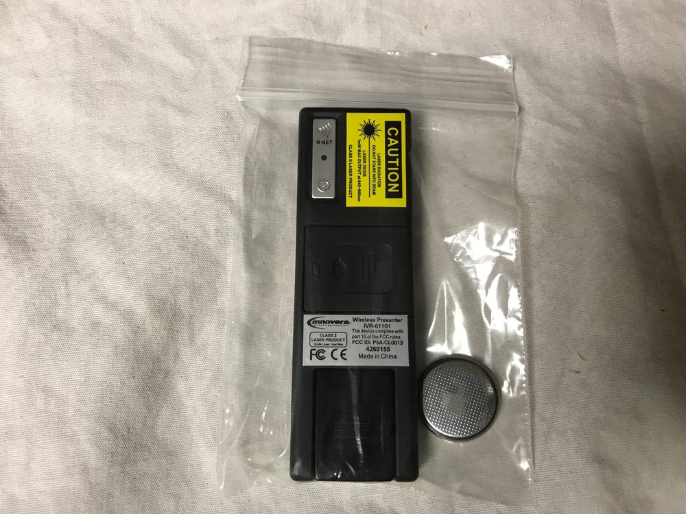 Innovera Wireless Presenter w/Laser Pointer, Matte Black - IVR61101