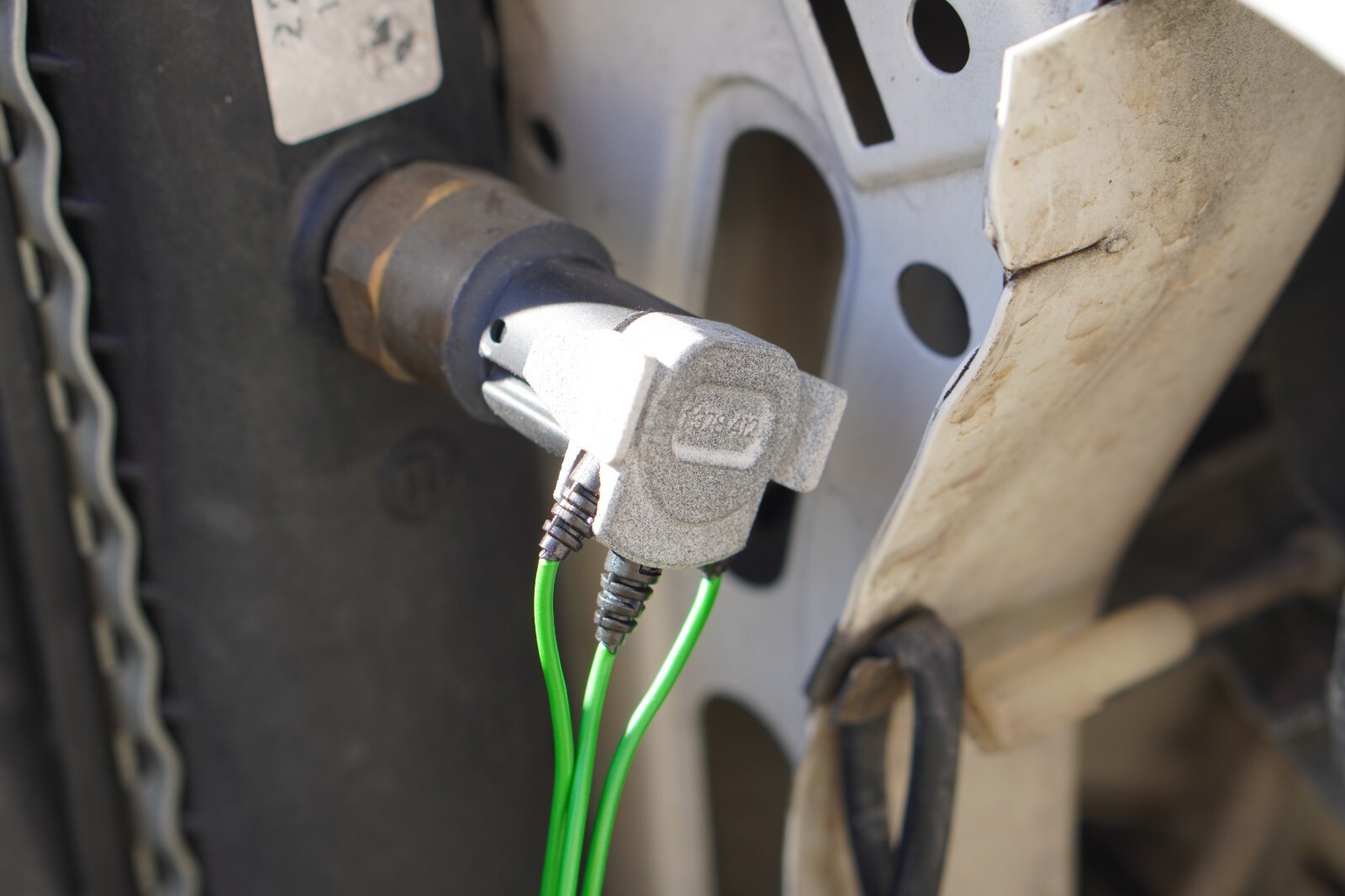 BMW E30 Connector Plug for 2 Speed Radiator Fan Temperature Sensor 1378412