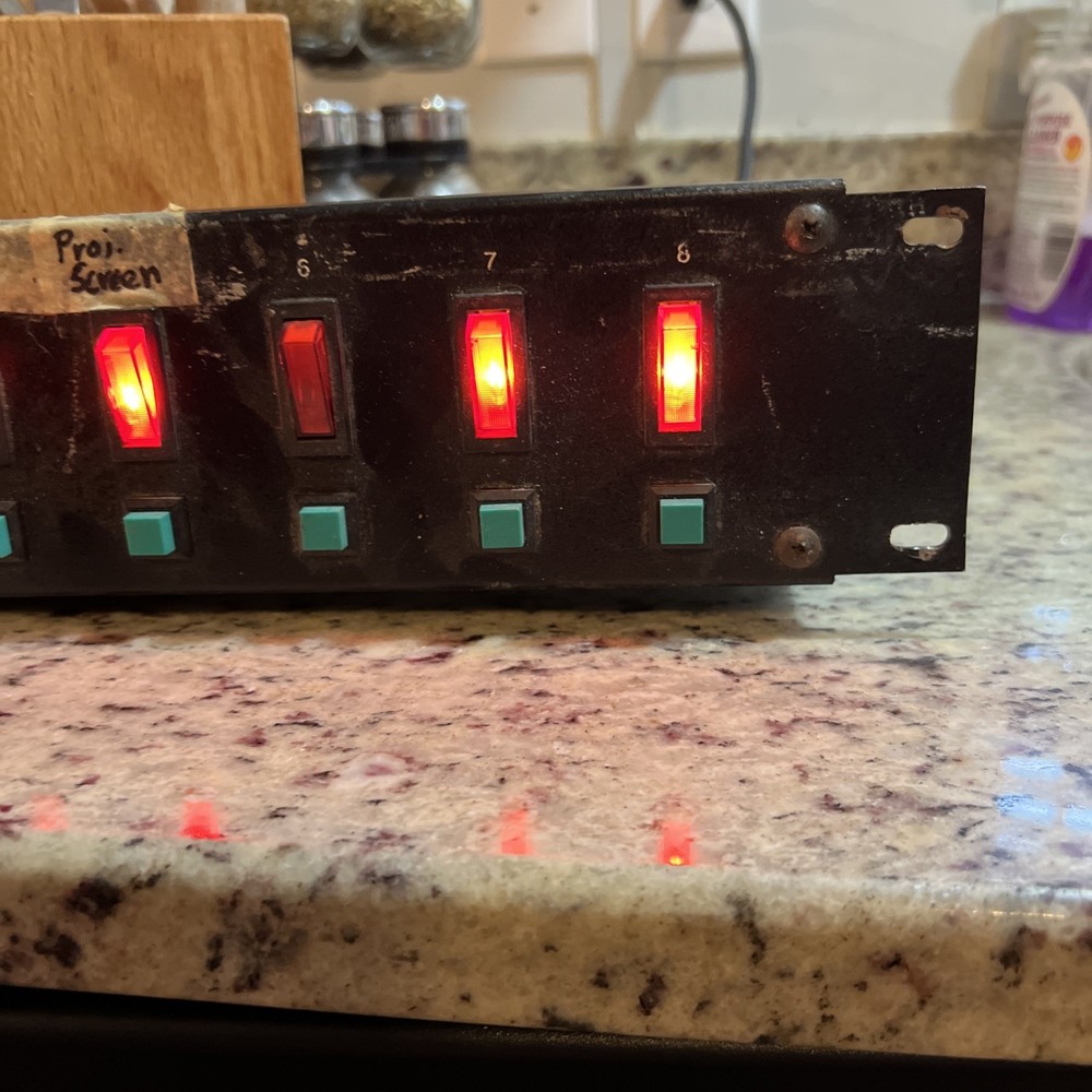 Superb Source Model pc 3 powers on 2 lights don’t turn on