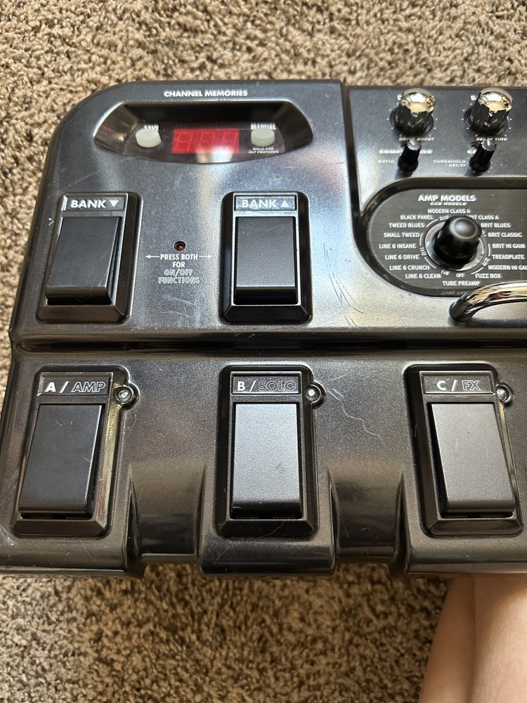 LINE 6 Floor-POD-Plus Guitar Multi Effects Processor