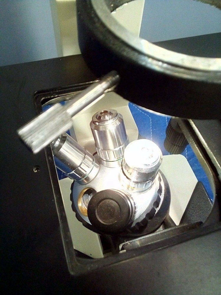 Nova Microscope IN833 w/ 4 Objectives PL L 40, PL L 25, PL L 10, Plan 2 PHP