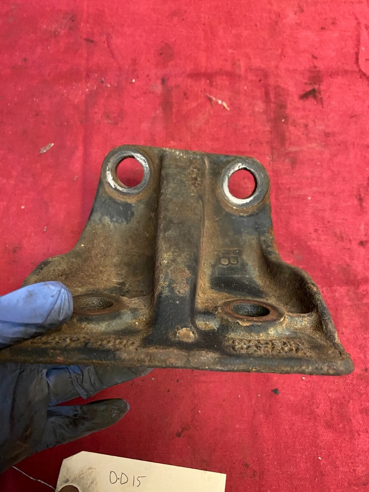 DD15, DETROIT DIESEL engine mount, BRACKET, SUPPORT, 01-32394-000