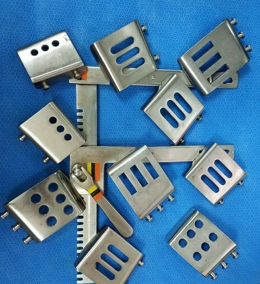 (N) Retractor (B267)