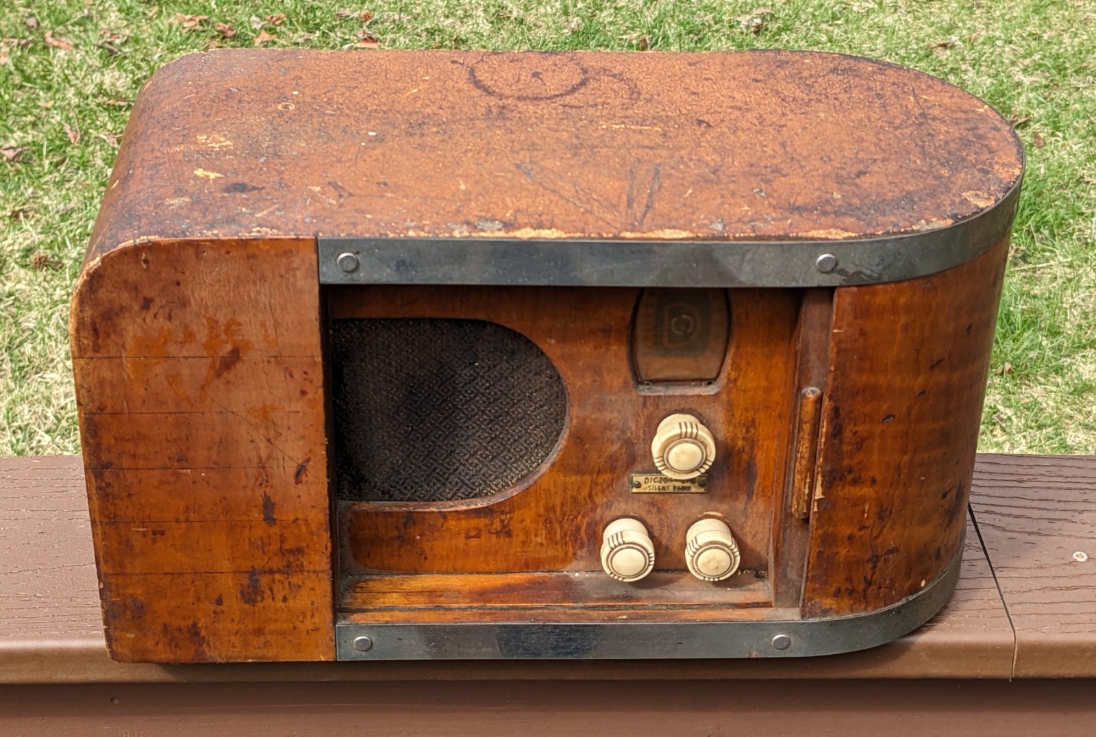 Very RARE 1930s Fada Tabletop Radio, Cork and Chrome Trim, Tambour Door