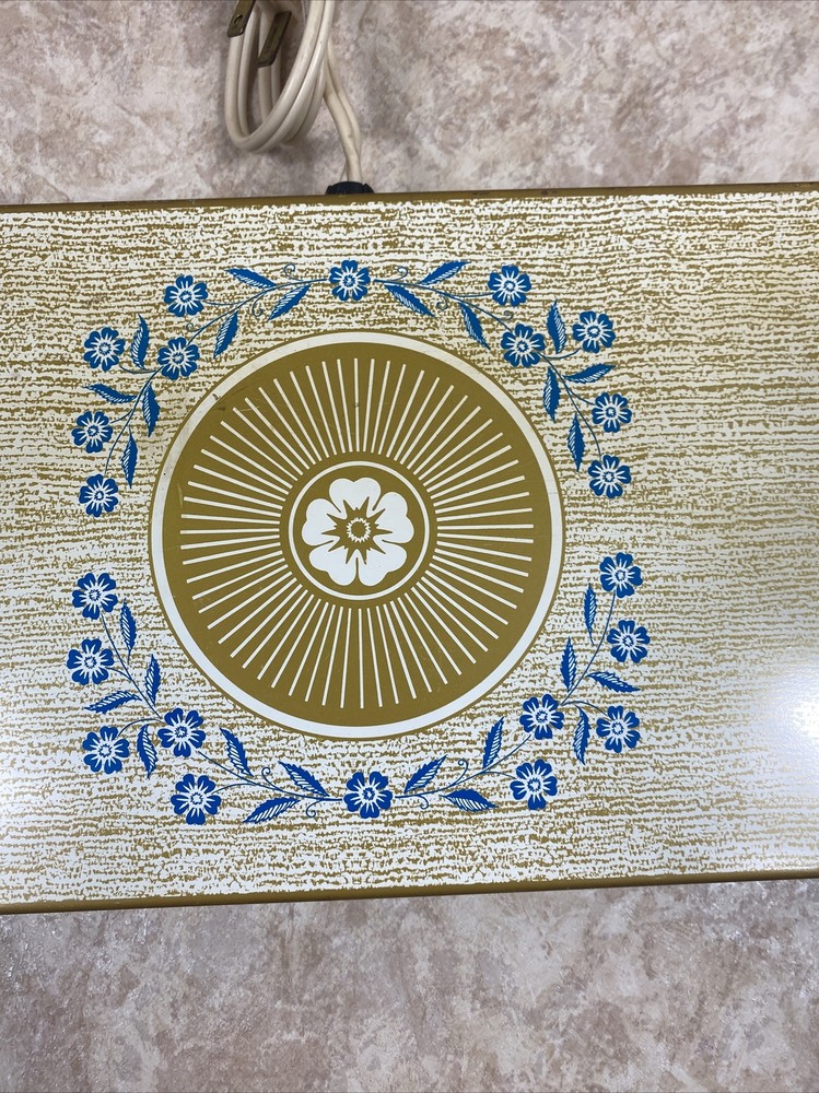 Vintage Hostess Warm-O-Tray #60 Blue Cornflower Pattern. Works