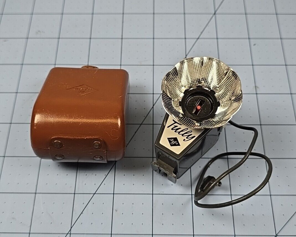 Vintage Agfa Tully Camera Flash w/Case