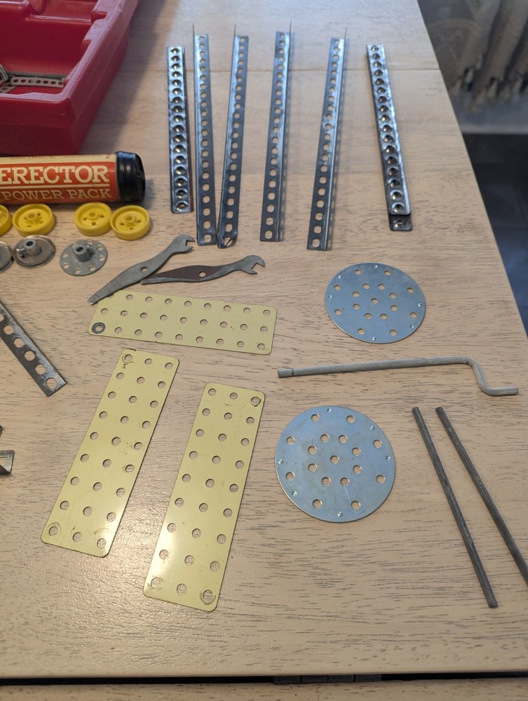 Vintage 1970s Gilbert Erector Set Parts Plastic Case