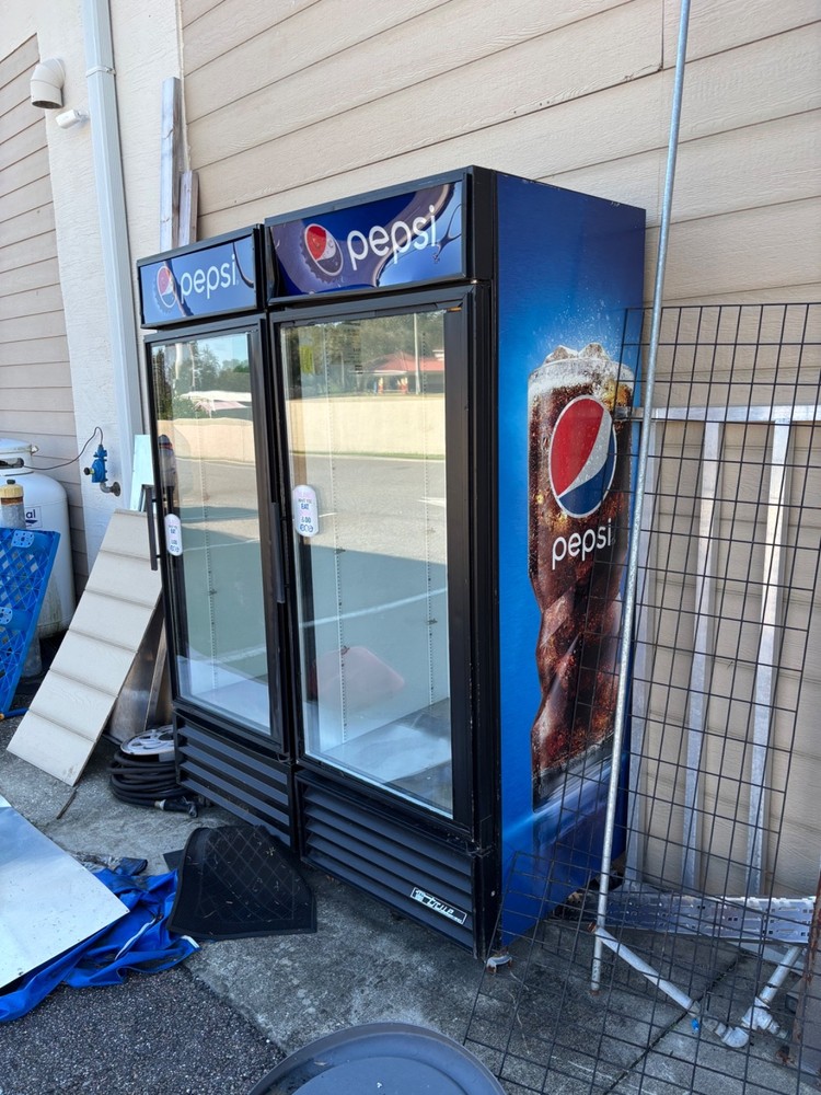 true reach in cooler