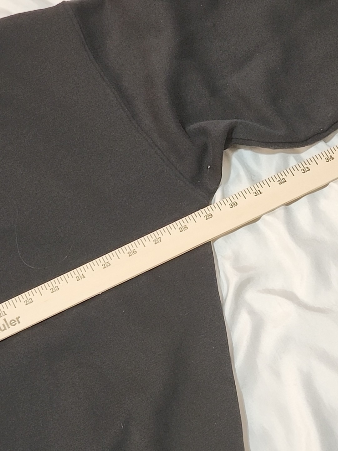 Disney Haunted Mansion 2023 Sweatshirt Adult sz Large ColorBlock Long Sleeve R1