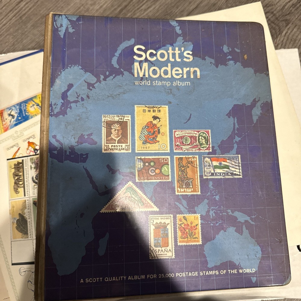 Vintage Scott's Modern World Stamp Album Book Postage through 1971 (NO STAMPS)