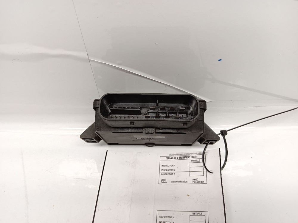 BMW Parking Brake Module Control Unit 6863277