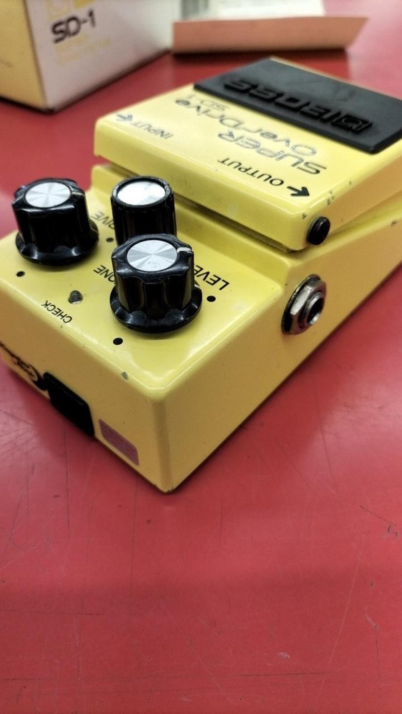 BOSS SD-1 Effects Pedal