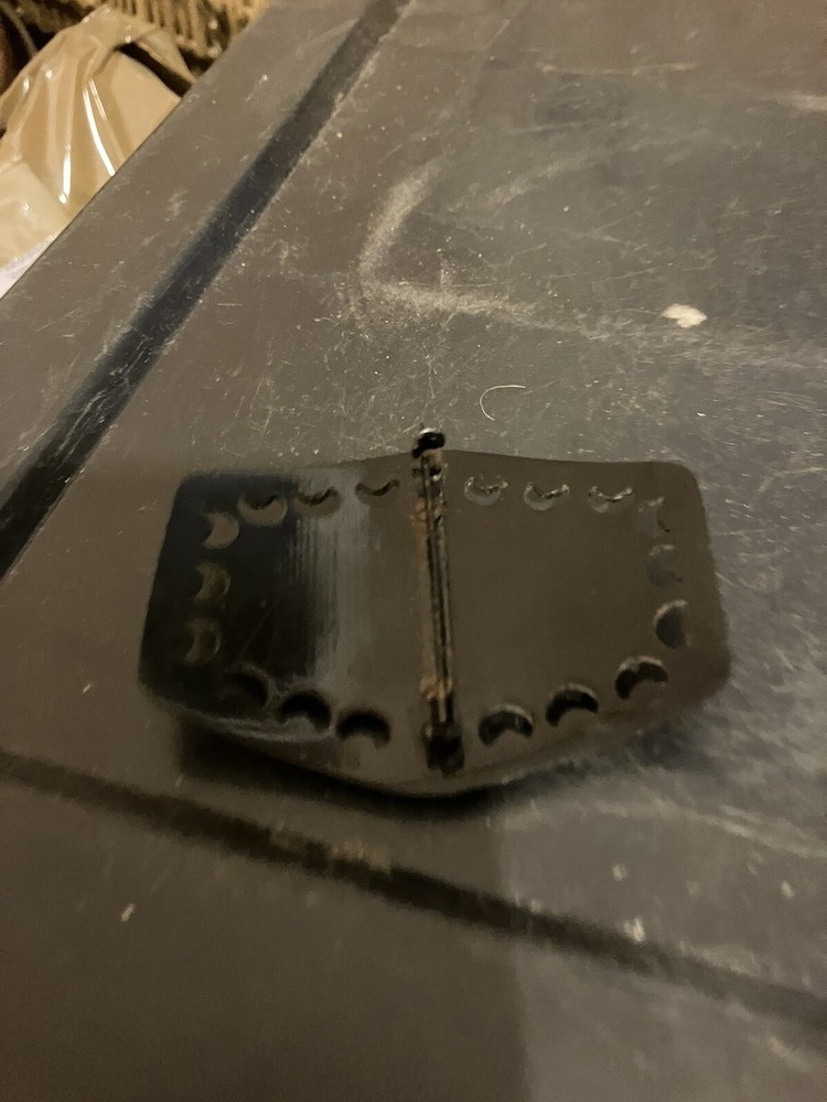 bakerlite or plastic buckle shaped broach