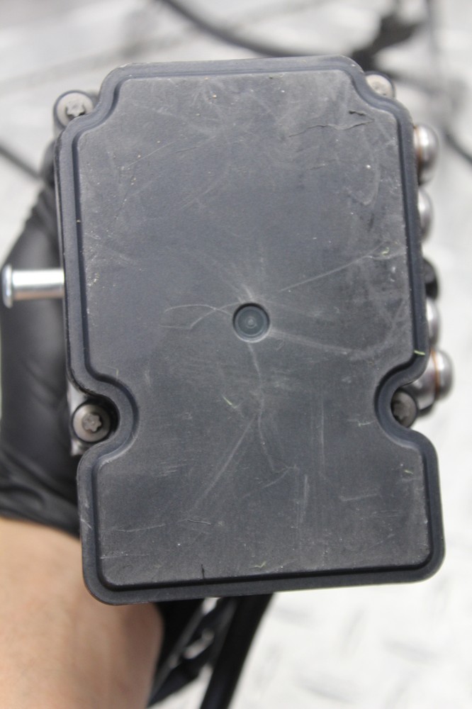 2013 BMW S1000RR ABS PUMP UNIT MODULE & BRAKE LINE (HAS RUNNING VIDEO)