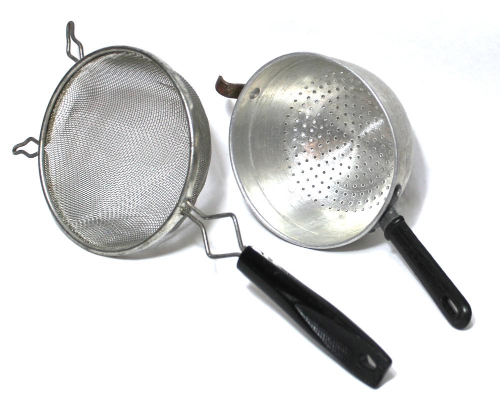 Vintage Mesh Sieve Strainer Colander Pan Black Handle Kitchen Utensils 2