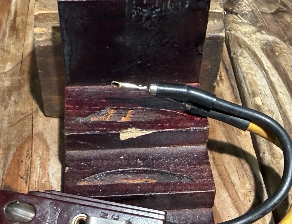 Vintage 90-550V AC/DC Voltage Detector