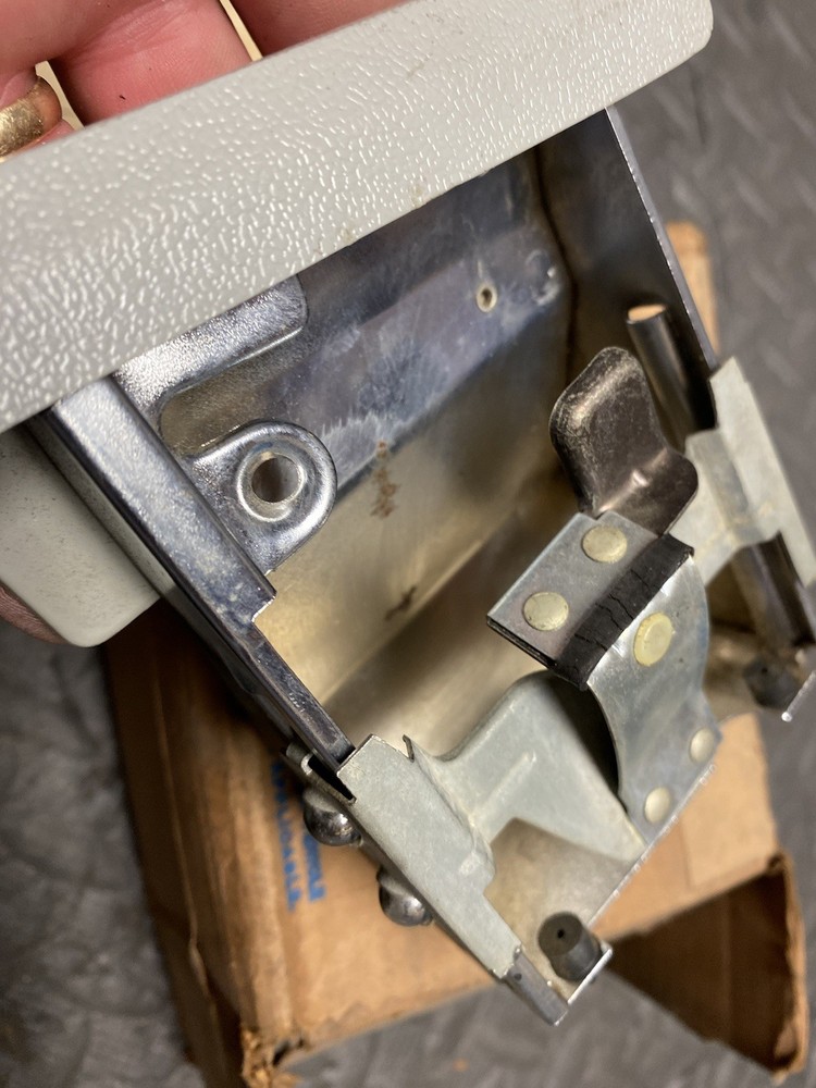 1973 THUNDERBIRD FORD ASHTRAY PULLOUT BRACKET NOS D2SZ-6504810-A