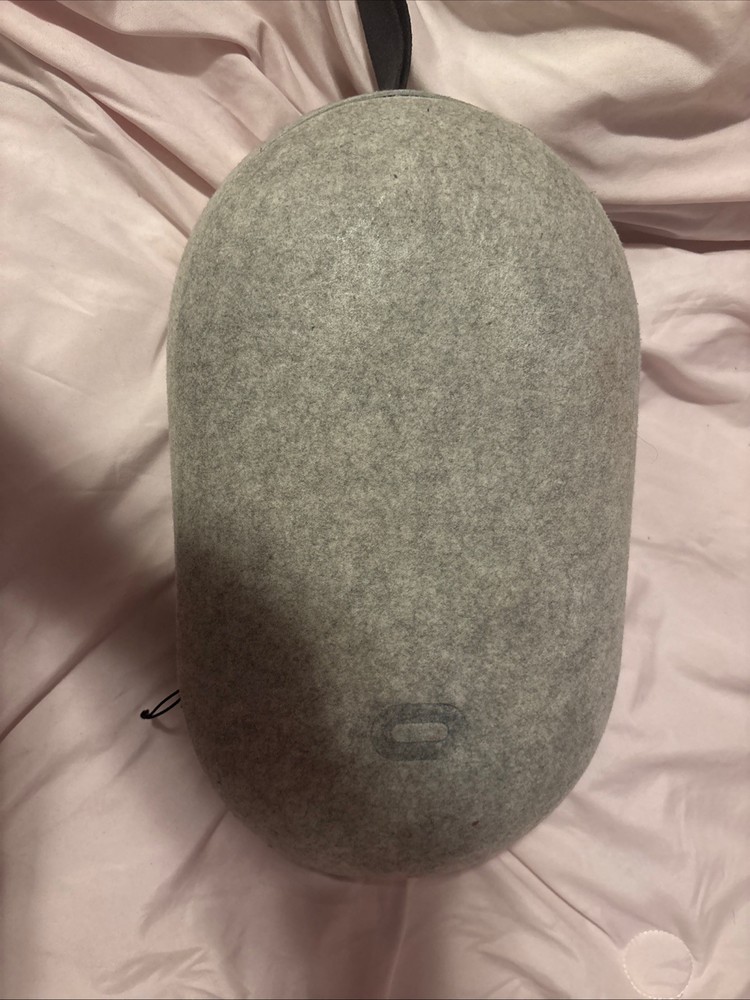 Oculus Quest 2 128GB Pre-owned with Controllers and Case