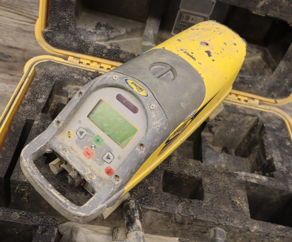 Spectra Precision Trimble DG511 Red Beam Straight Pipe Laser