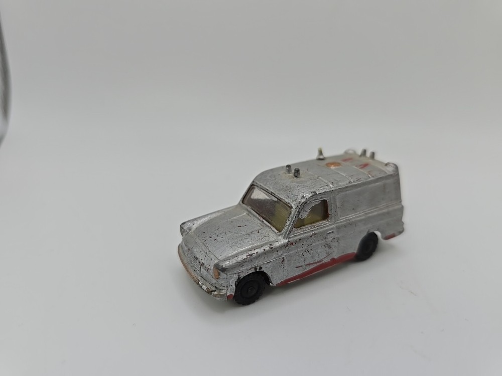 CORGI HUSKY No20 FORD THAMES VAN.