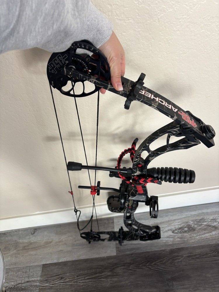 PSE Stinger 3G Compound Bow Package – Case, Sight, Stabilizer – Ready To Hunt