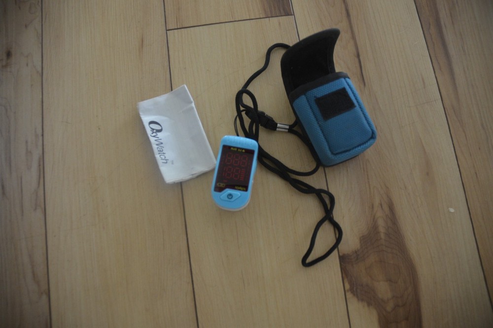 OxyWatch - Fingertip Pulse Oximeter