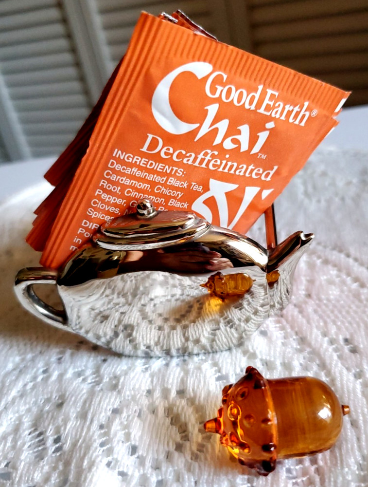 Vintage Silver Plated Teapot Shaped Tea / Sugar Packets Holder Shiny & MINT