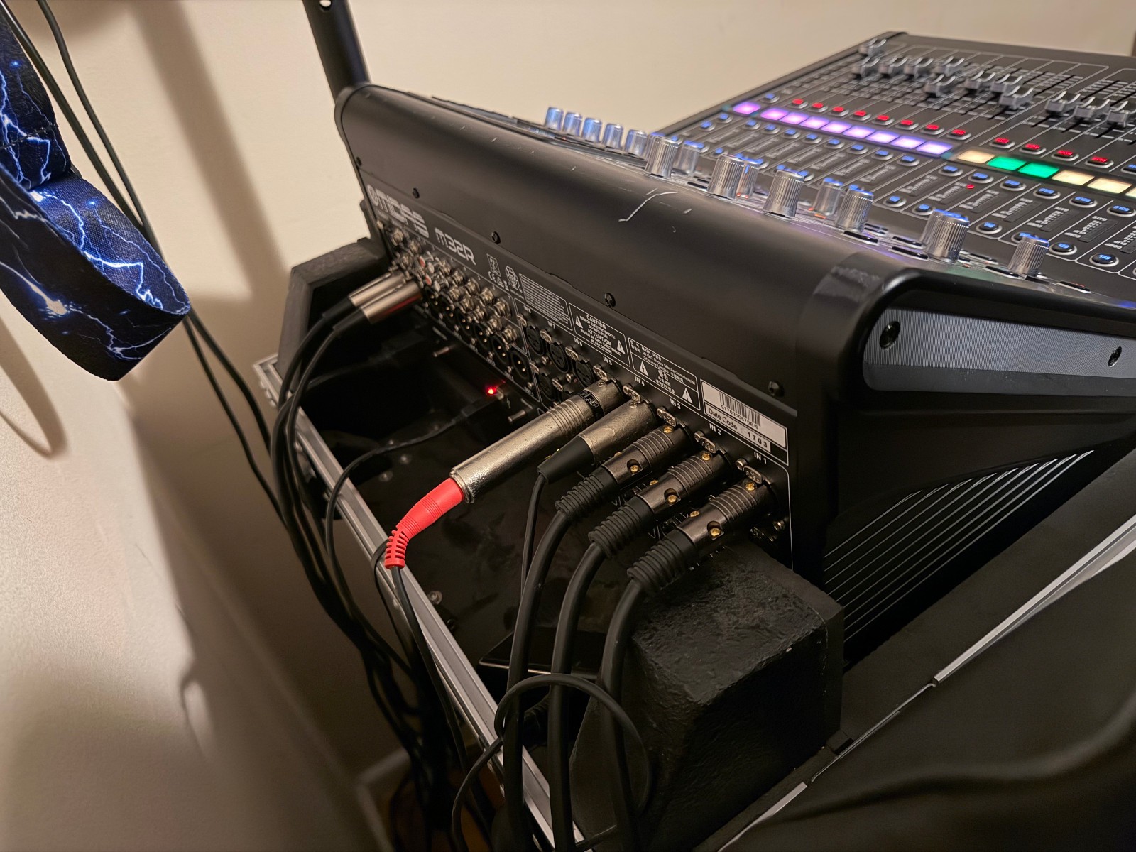 Midas M32R Digital 40 channel Mixer with Gator case and dust cover