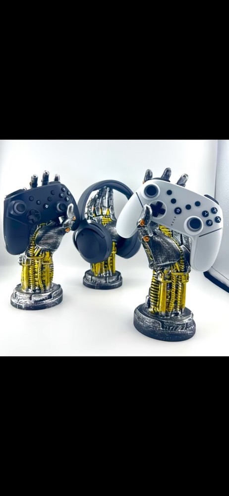 Cyberpunk Silverhand Mechanical Hand Gaming Controller Holder Stand “LEFT HAND”