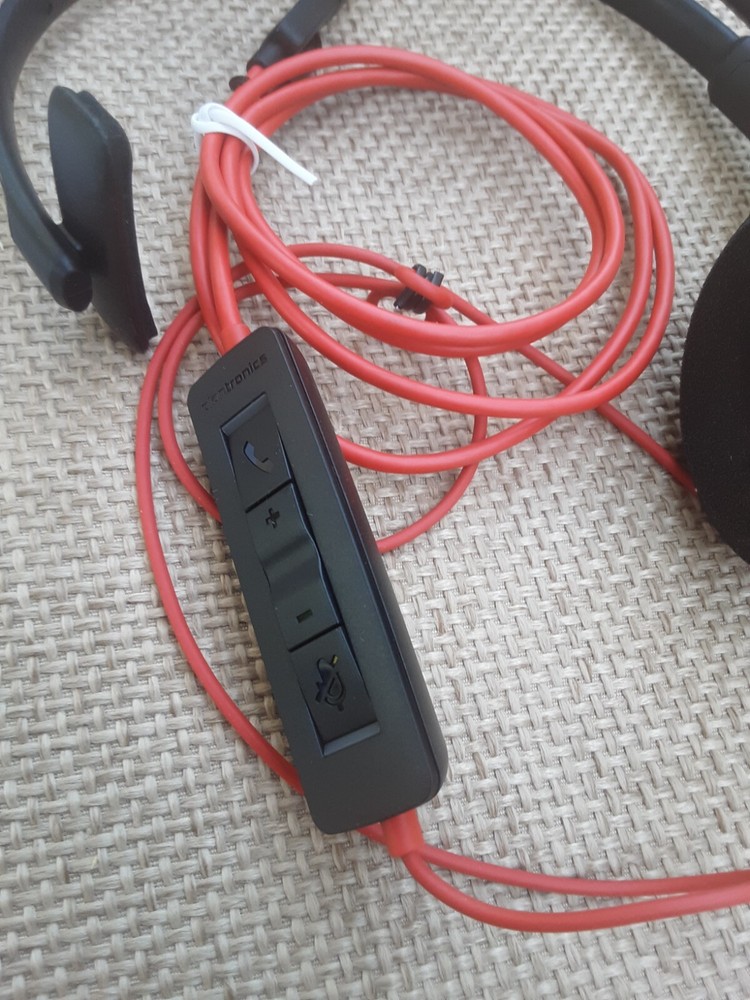 Poly Blackwire 3210 USB-C Mono Headset... New Condition, Damaged Box