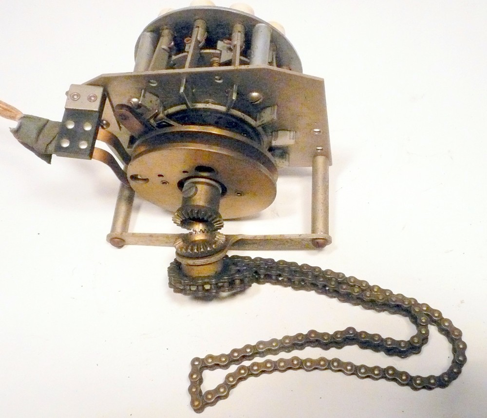 1938 MILLS DO-RE-ME JUKEBOX part: SELECTOR DIAL UNIT & CHAIN