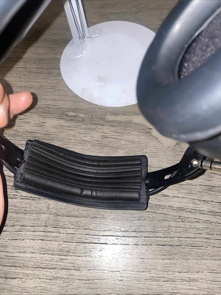 Flightcom Aviation Headset with Mic Untested As Is Very Good Conditon