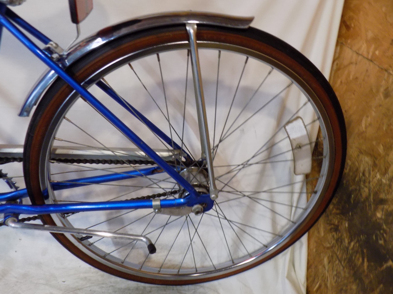 1980 SCHWINN COLLEGIATE LADIES 3-SPEED ROAD CRUISER BIKE BREEZE HOLLYWOOD RACER