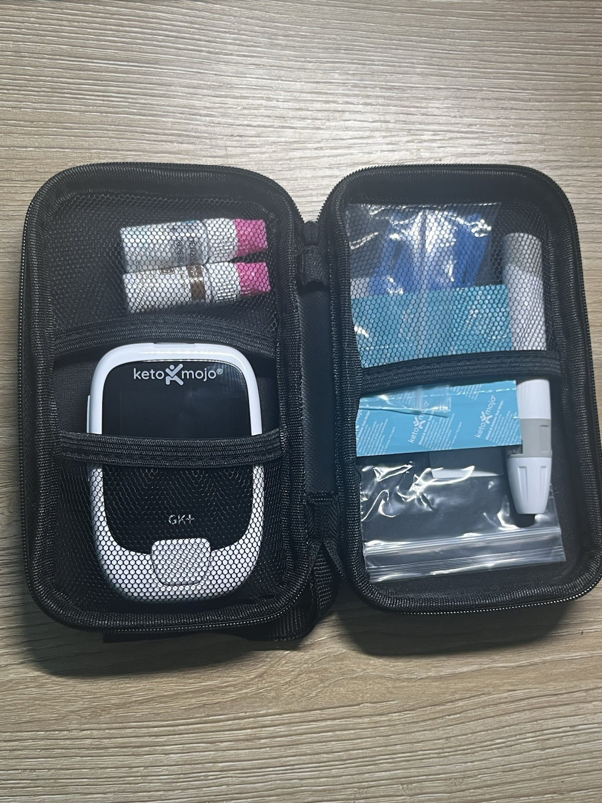 Keto Mojo GK+ Blood Glucose & Ketone Dual Monitoring System Kit USED