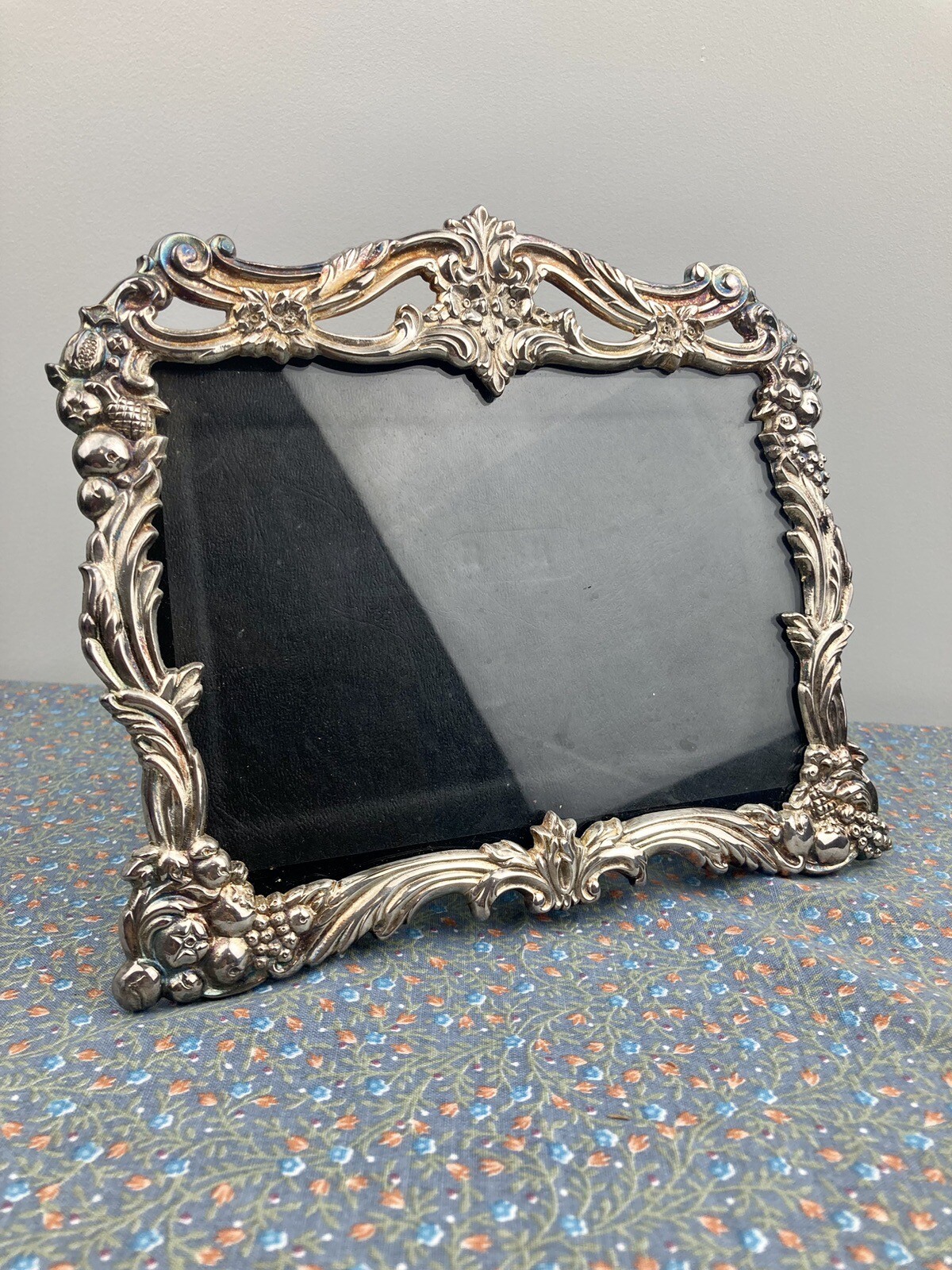 Antique Vintage Fruit Flower Art Nouveau Reed & Barton Silver Plated Photo Frame