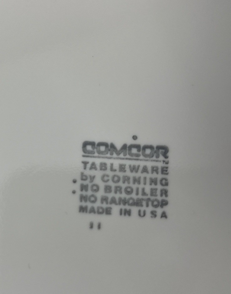 Corning COMCOR Oval Serving Platter 11 ½” x 9”. Sandstone Beige. Tableware.