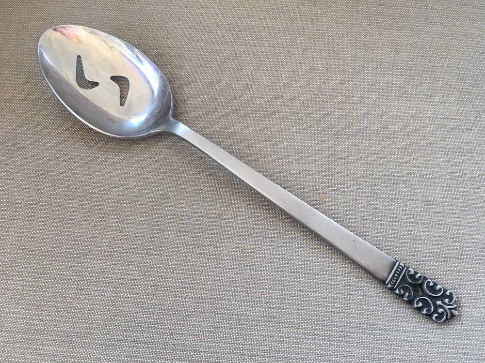 Pierced Serving Table Spoon Stainless Rogers Stanley Roberts Marquesa Scroll