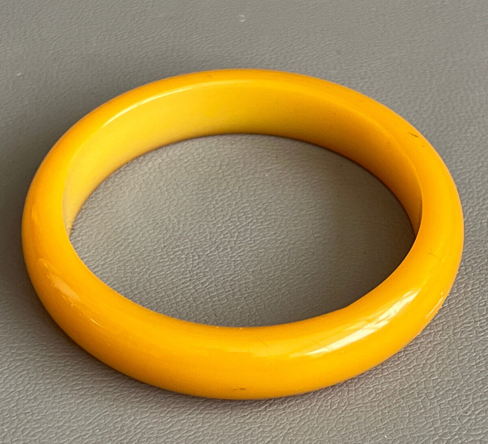 Vintage Yellow Bakelite Bangle 25gr. Tested