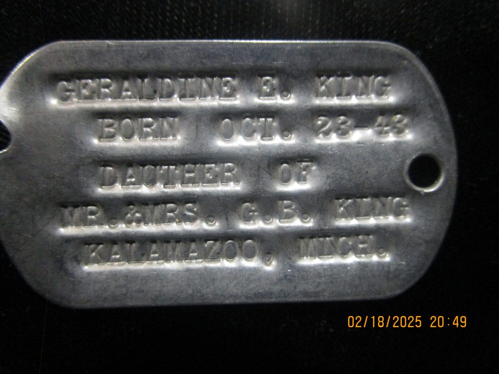 Army Next of Kin notched Dog Tags (4) Same Family Father T43 WW11 Daughter AAF +