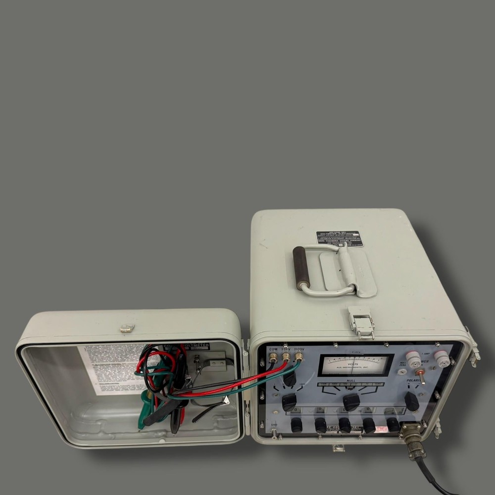 AUL Instruments Naval Electronic Systems Command AN/USM-381 Voltmeter ME-440