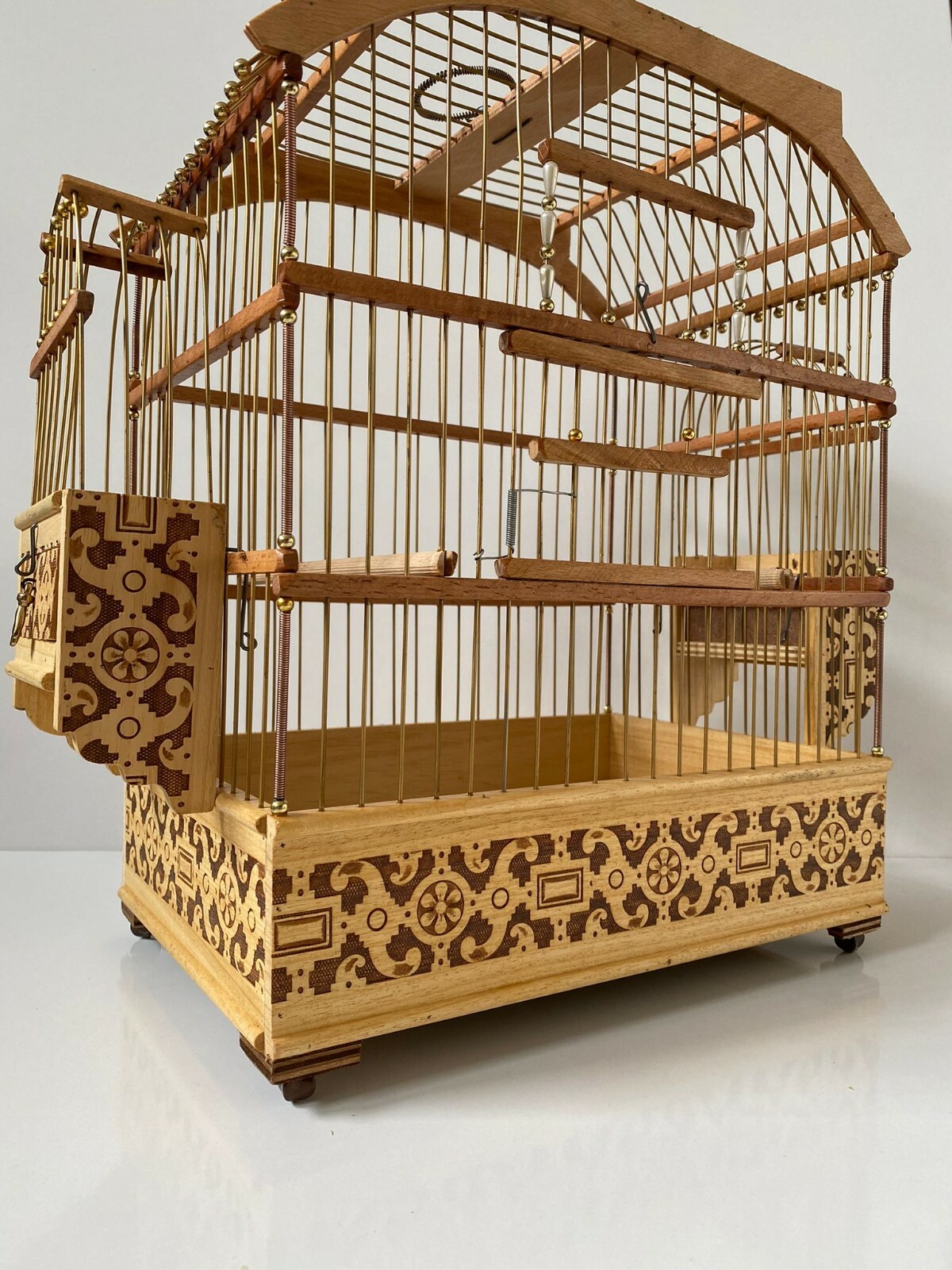 WOODEN BIRD CAGE / PARAKEET / CANARY / FINCH